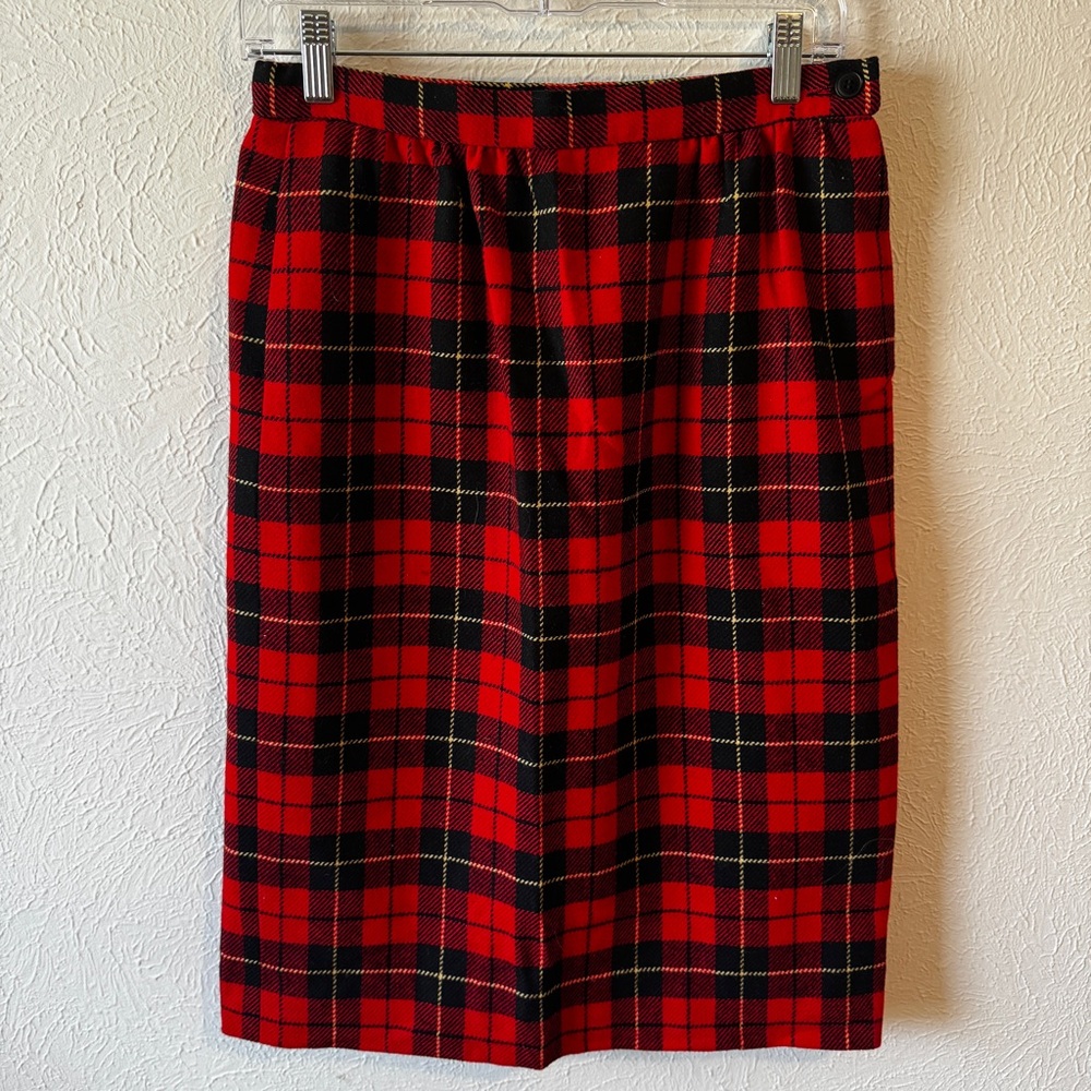 1990s Vintage Pendleton Wool Wallace Tartan skirt size 8